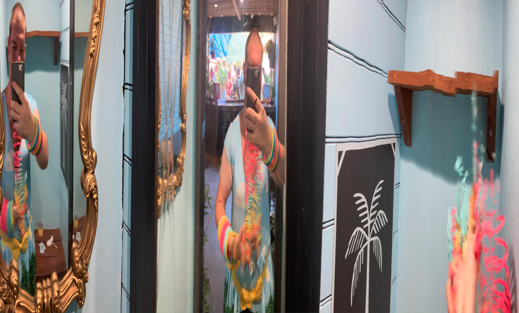 Slinkyfam panorama. Wearing vintage flamingo dress. 3 mirrors reflecting each other. 